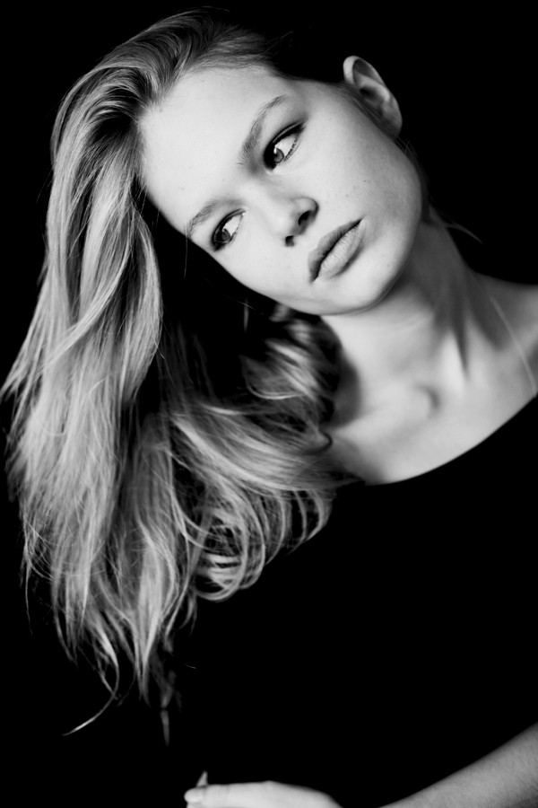 Photo of model Anna Ewers - ID 428580