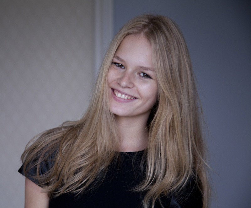 Photo of model Anna Ewers - ID 428592