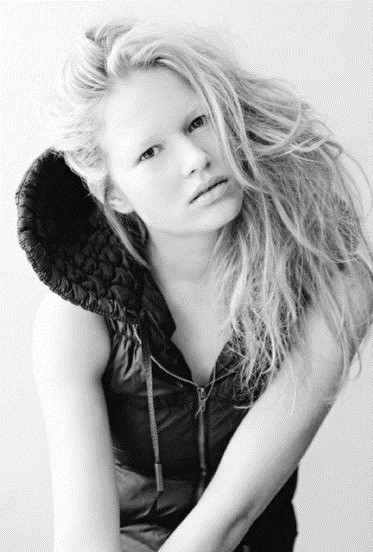 Photo of model Anna Ewers - ID 428608