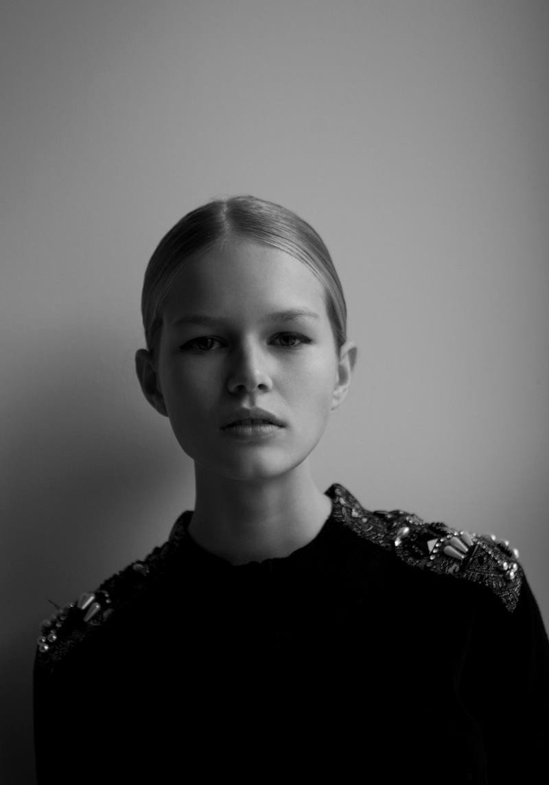 Photo of model Anna Ewers - ID 428610