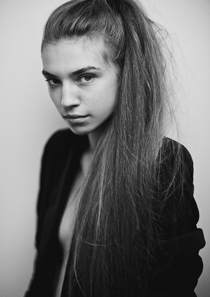 Photo of model Mia Omyalyeva - ID 429980