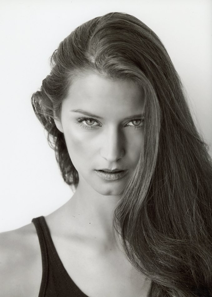 Photo of model Esther Petrarca - ID 431321