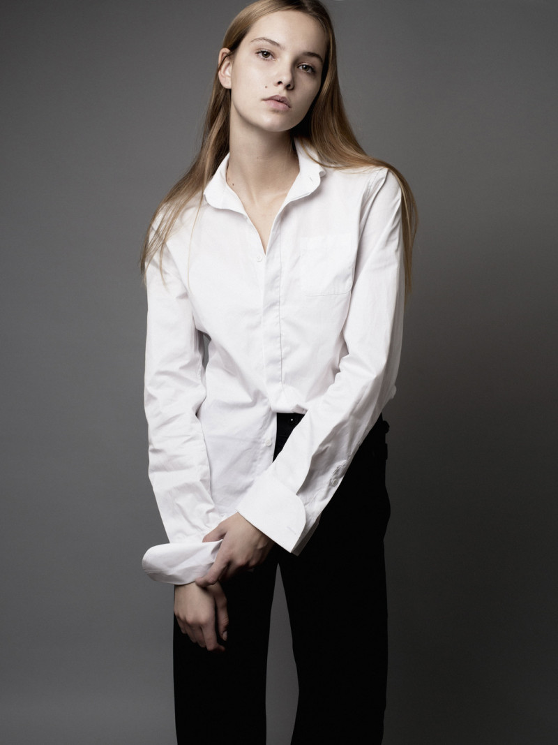 Photo of model Louise Blondel - ID 573026