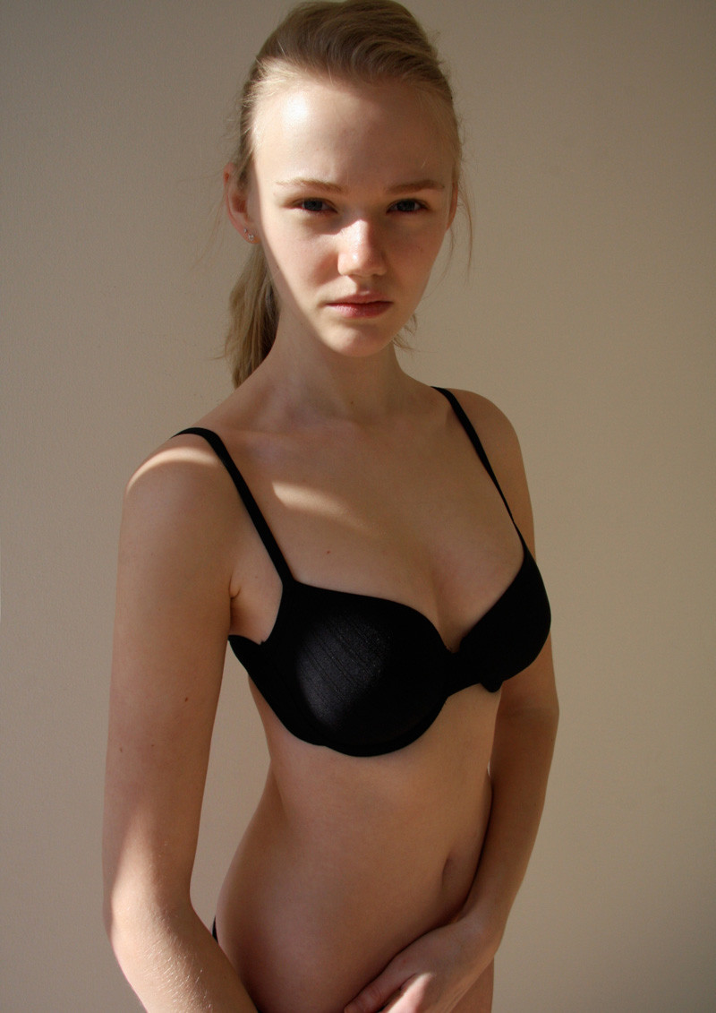 Photo of model Emma Skov - ID 435119