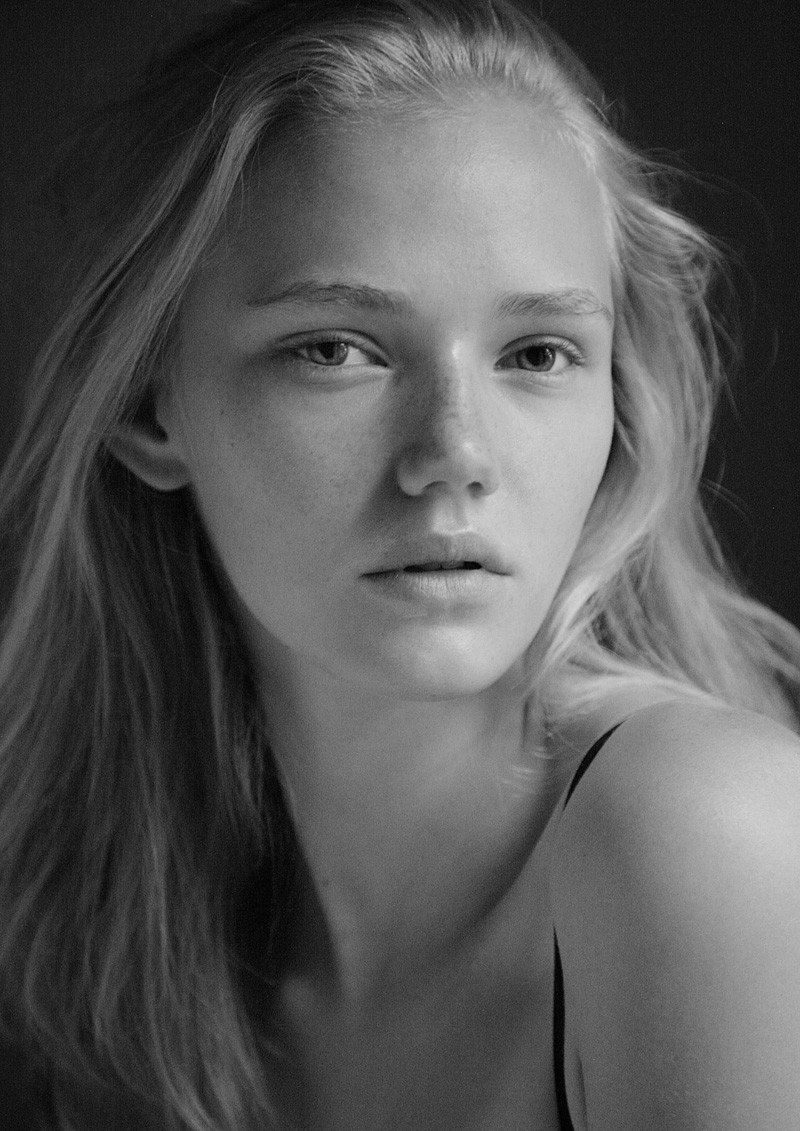 Photo of model Emma Skov - ID 435158