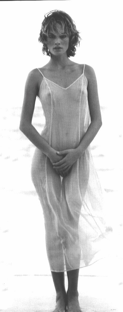 Photo of model Amber Valletta - ID 159408