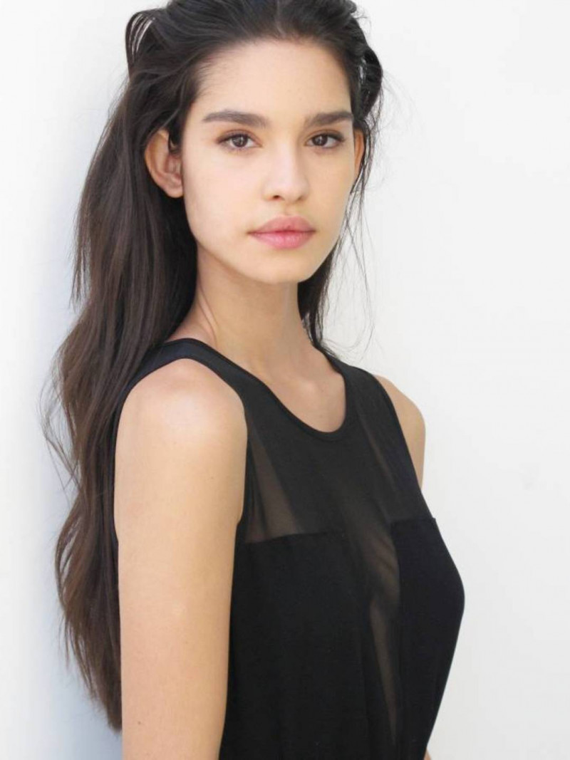 Photo of model Hilda Dias Pimentel - ID 437134