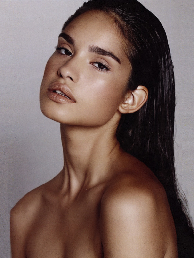Photo of model Hilda Dias Pimentel - ID 437166