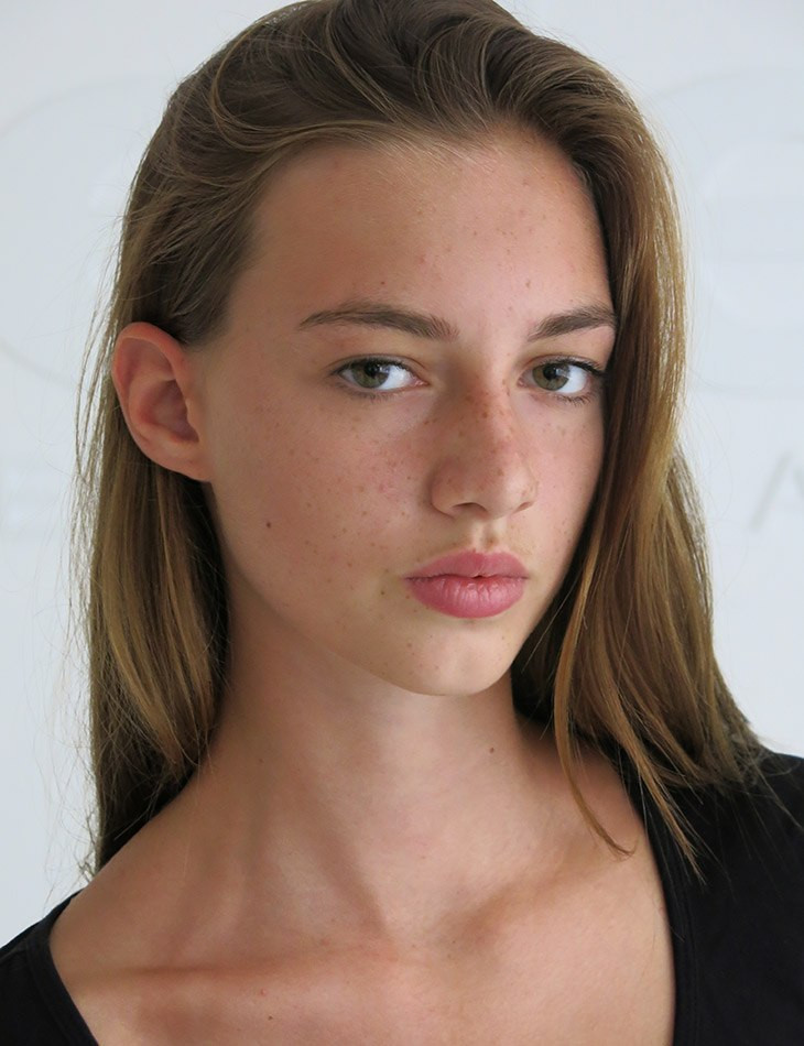 Photo of model Ellie Salmon - ID 573636