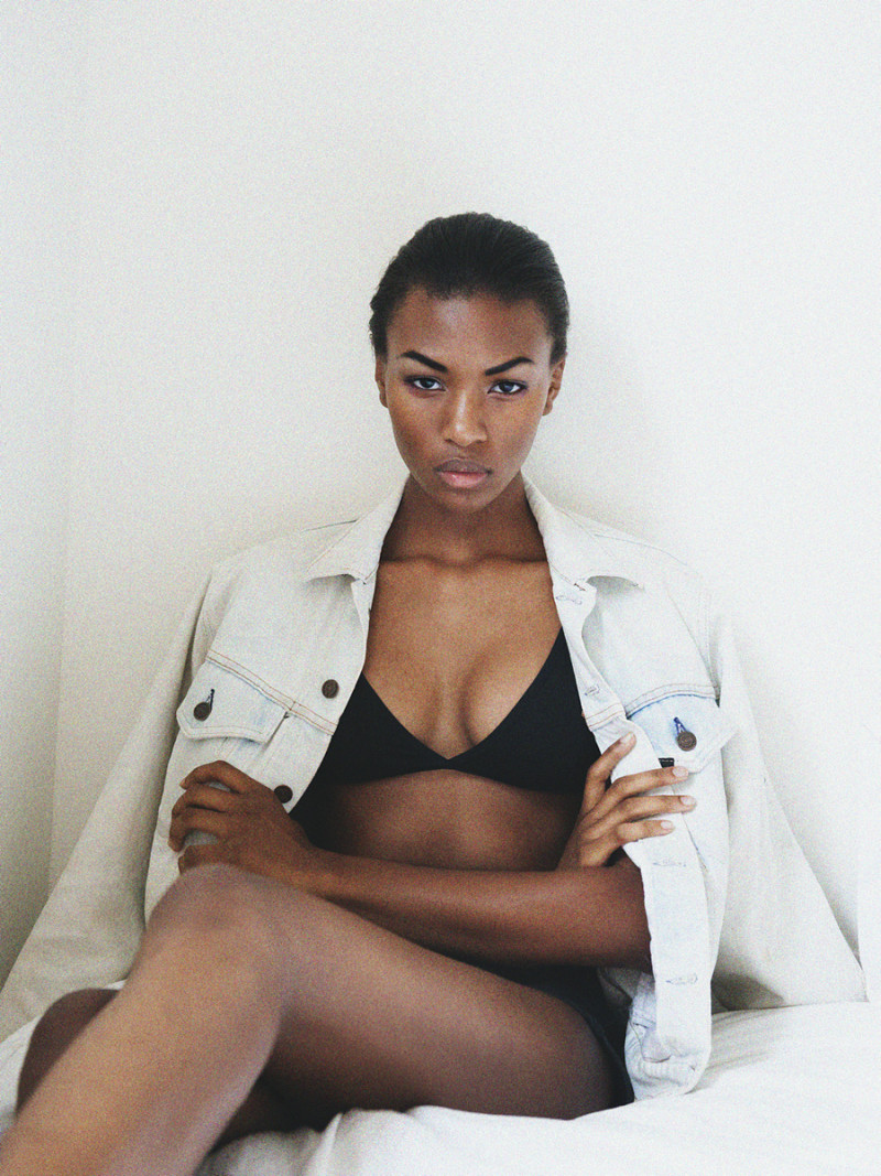 Photo of model Asia Matthews - ID 438896