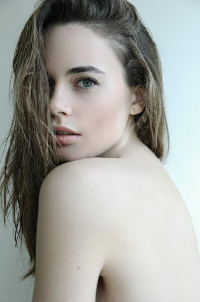 Photo of model Ana Ponce - ID 439153
