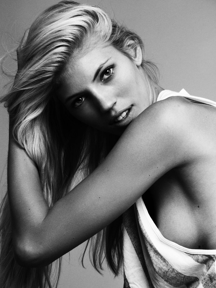 Photo of model Devon Windsor - ID 439825