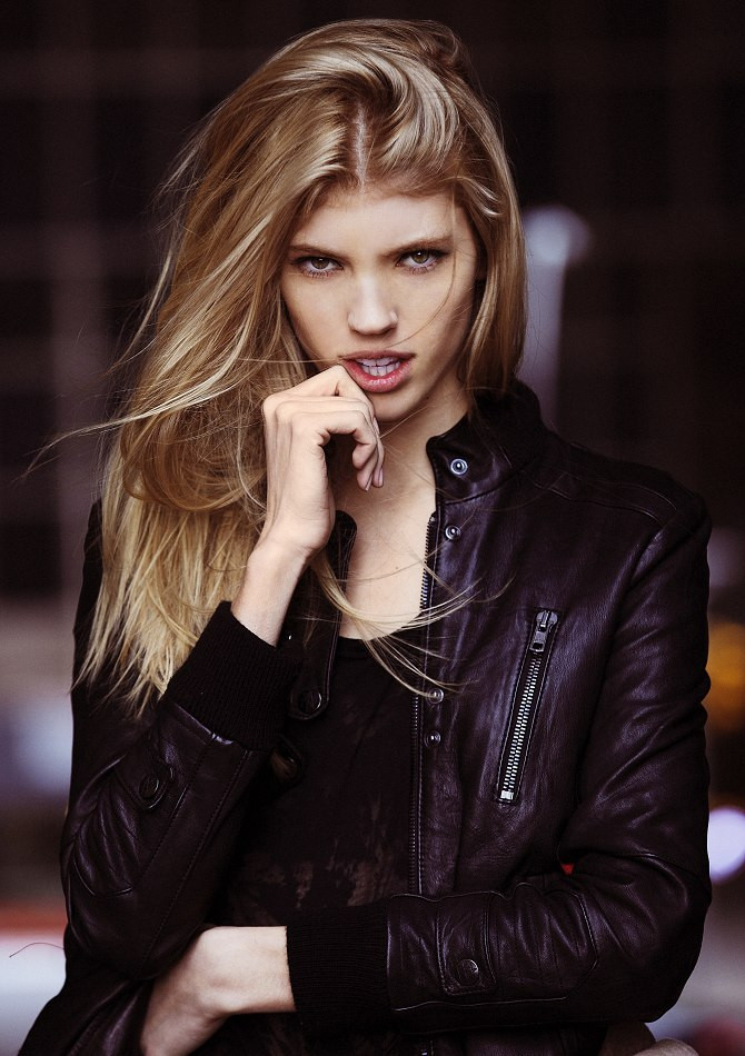 Photo of model Devon Windsor - ID 439829