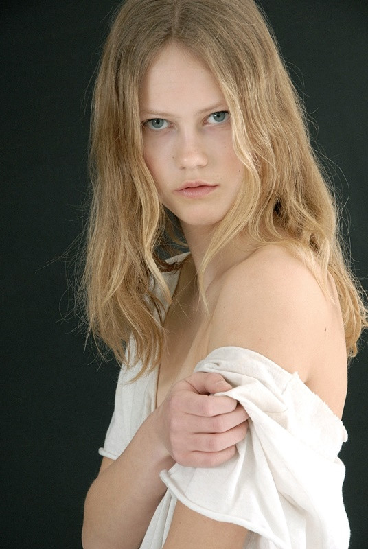 Photo of model Julie Hoomans - ID 440102
