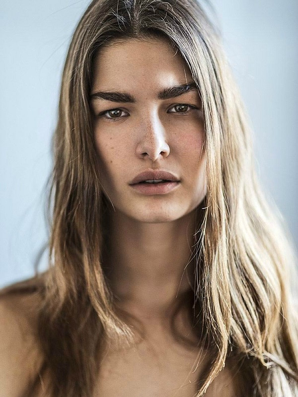 Photo of model Ophélie Guillermand - ID 440528