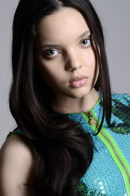Photo of model Denise Duarte - ID 442008