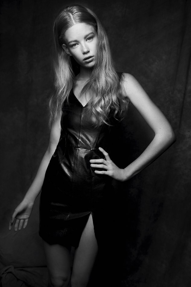 Photo of model Hollie May Saker - ID 442677