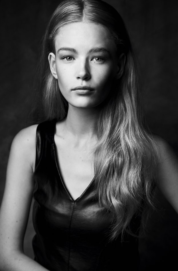 Photo of model Hollie May Saker - ID 442679