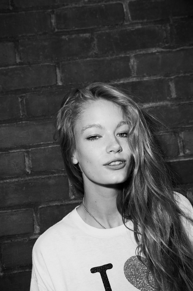 Photo of model Hollie May Saker - ID 442699