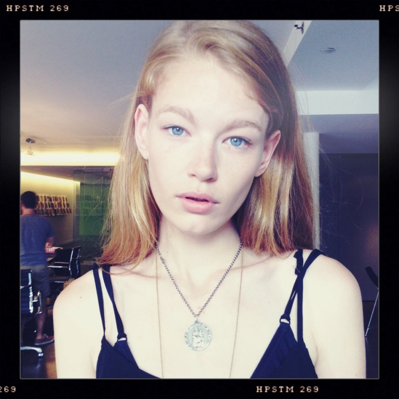 Photo of model Hollie May Saker - ID 442751