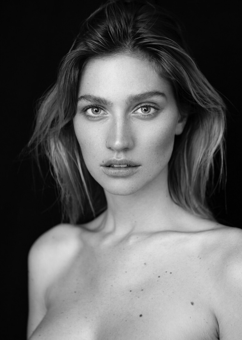 Photo of model Marine Dauchez - ID 685802