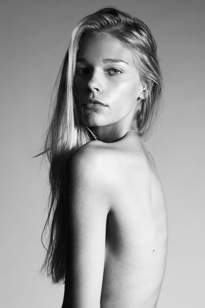 Photo of model Sanna Bäckström - ID 446503