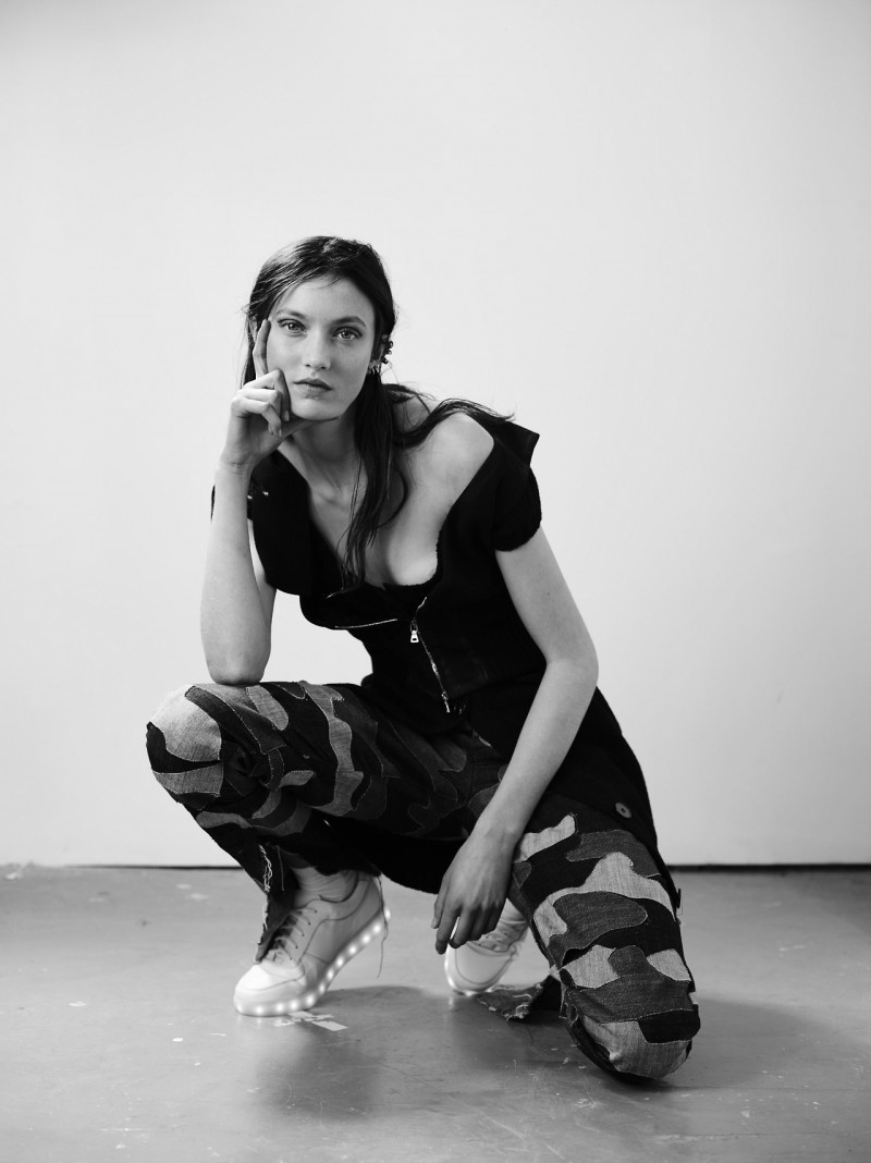 Photo of model Matilda Lowther - ID 446694