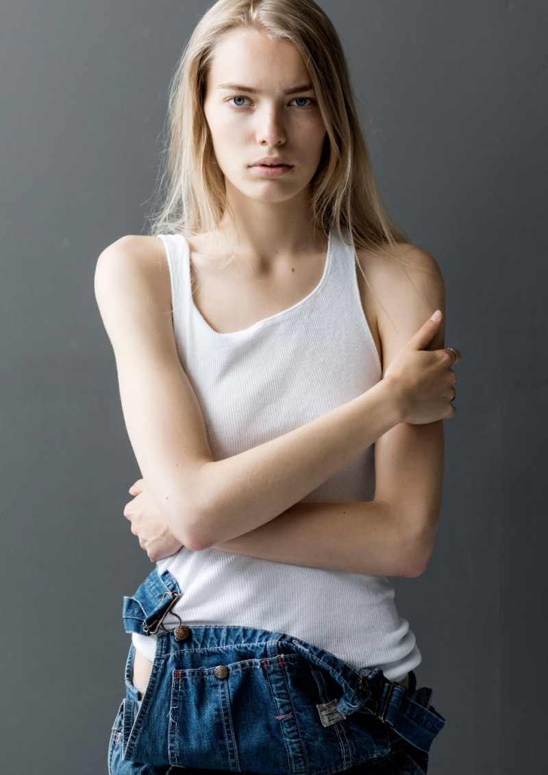 Photo of model Astrid Eika - ID 450145