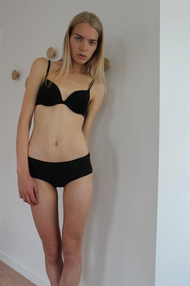 Photo of model Astrid Eika - ID 450193