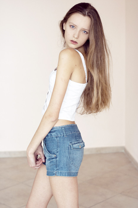 Photo of model Nastya Sutupova - ID 460220