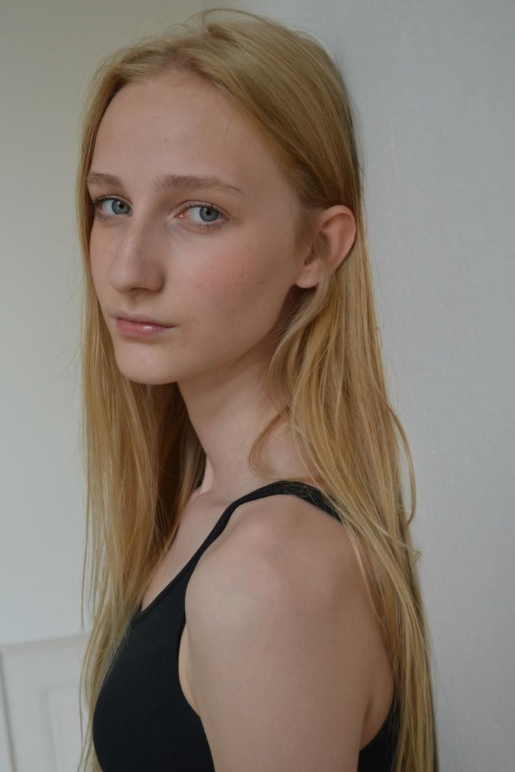 Photo of model Charlotte Lindvig - ID 465744