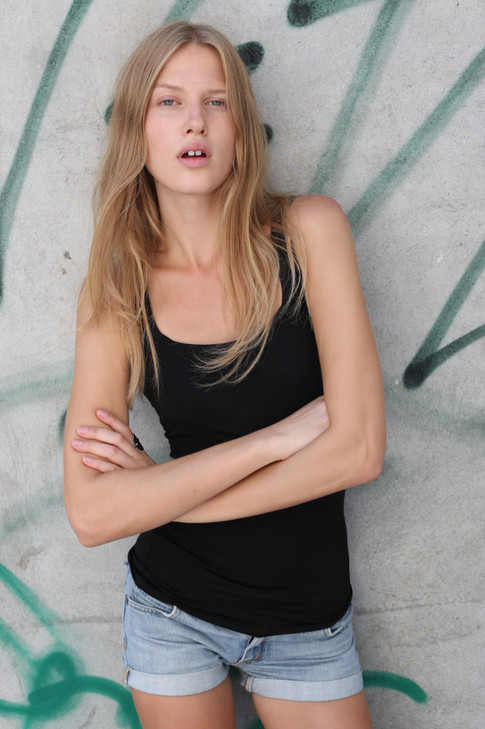 Photo of model Laura Julie Schwab Holm - ID 470518