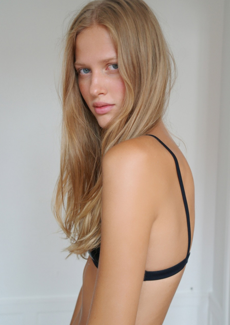 Photo of model Laura Julie Schwab Holm - ID 470544