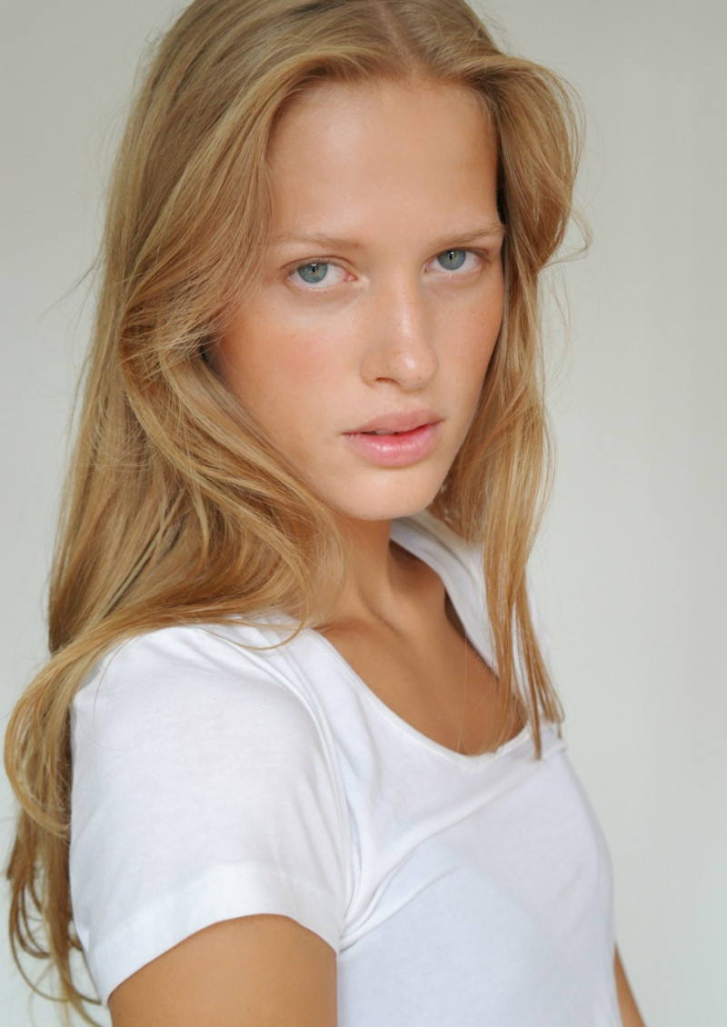 Photo of model Laura Julie Schwab Holm - ID 470546