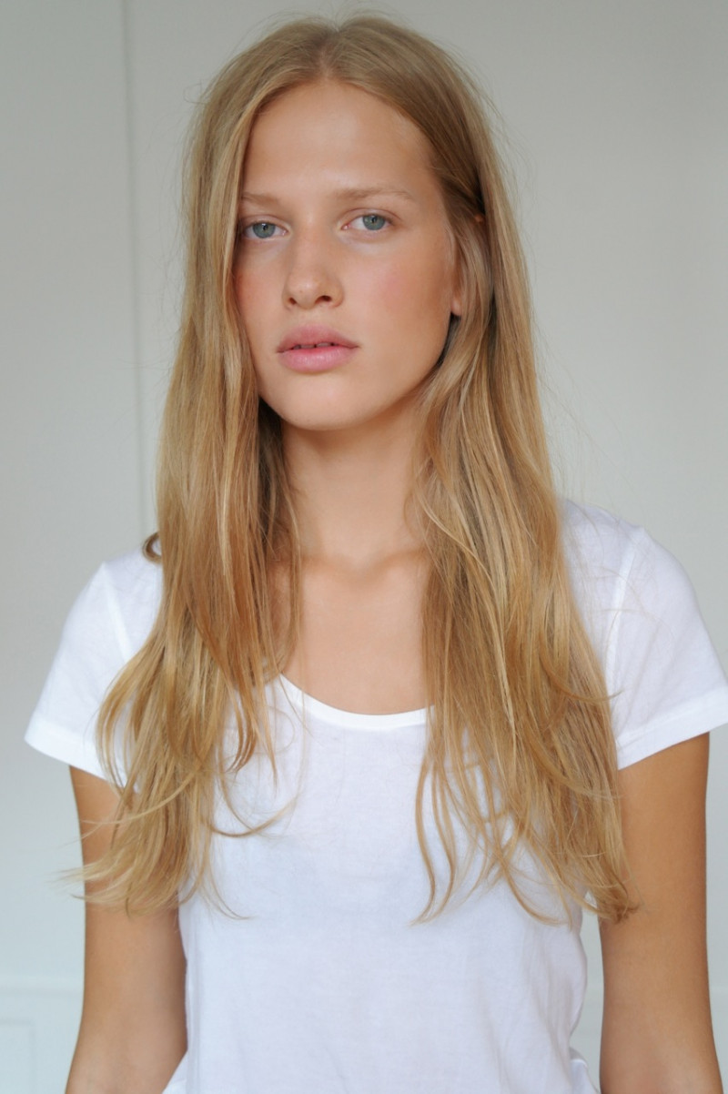 Photo of fashion model Laura Julie Schwab Holm - ID 470552 | Models ...