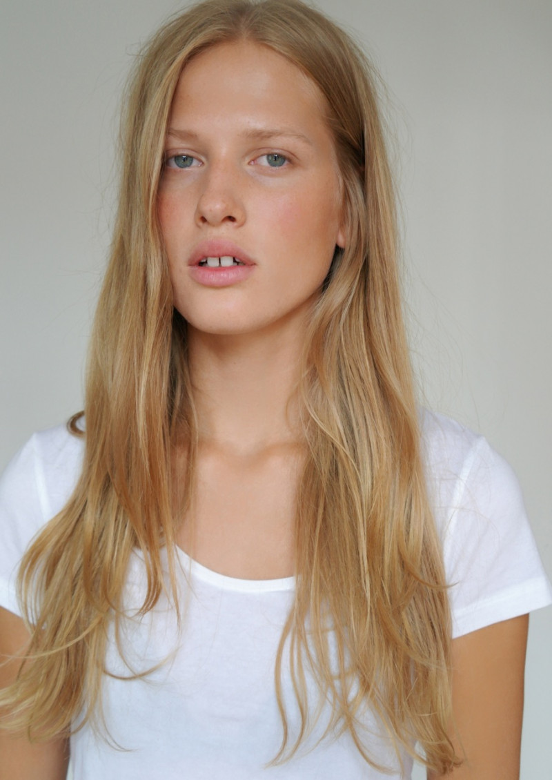 Photo of model Laura Julie Schwab Holm - ID 470554