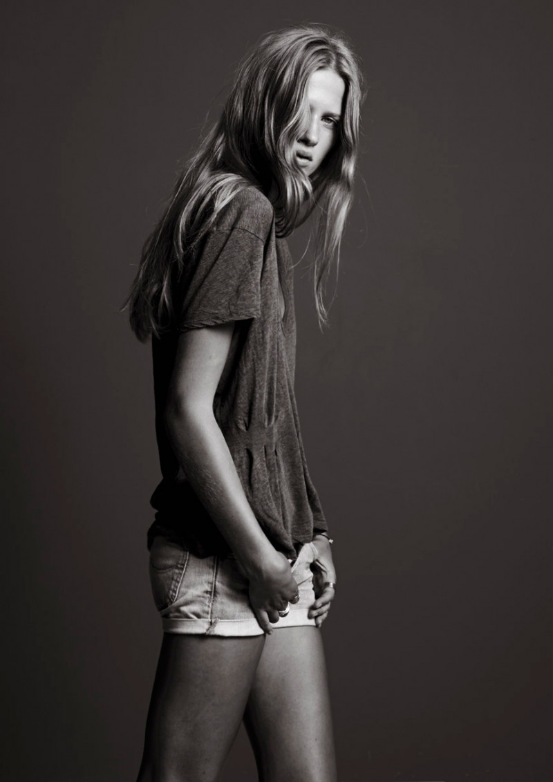 Photo of model Laura Julie Schwab Holm - ID 470566