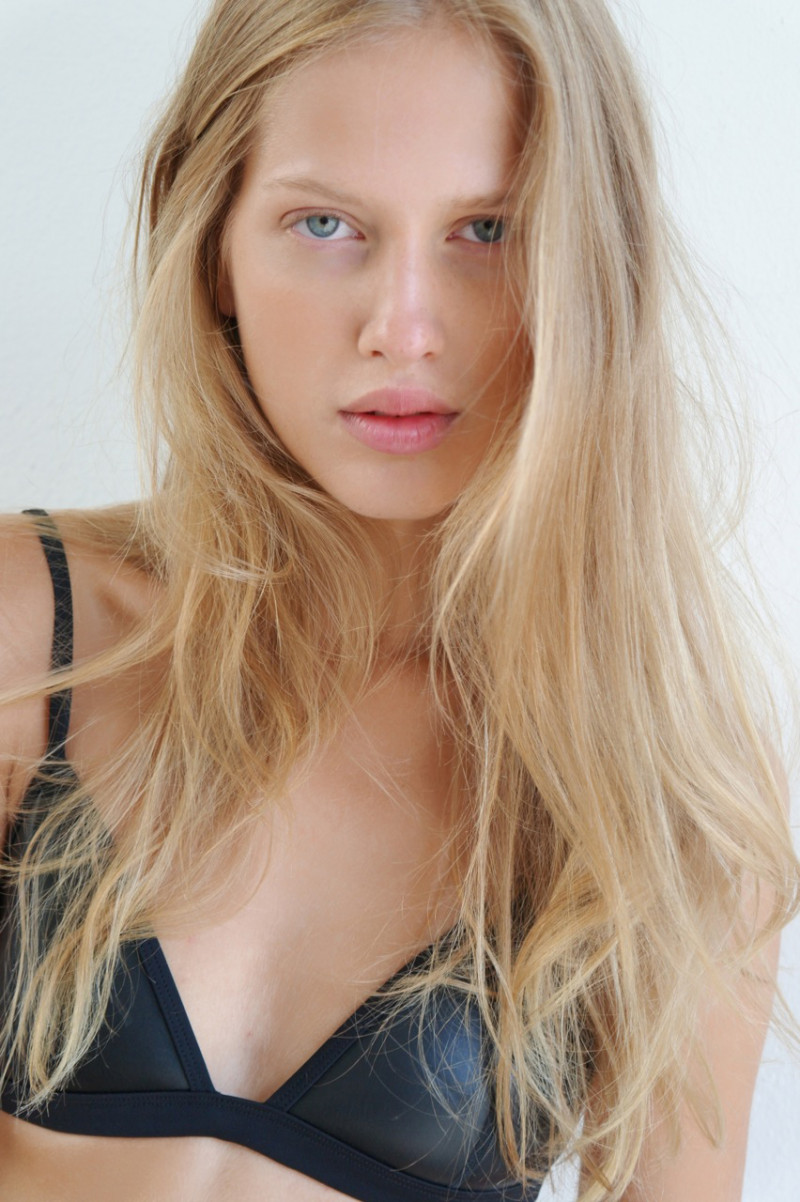 Photo of model Laura Julie Schwab Holm - ID 470628