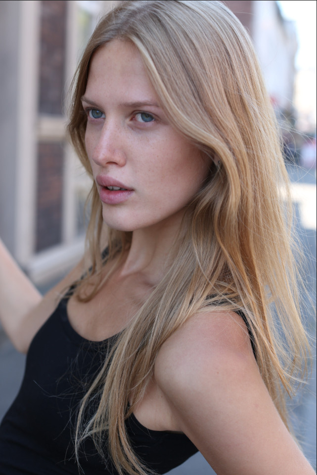 Photo of model Laura Julie Schwab Holm - ID 470660