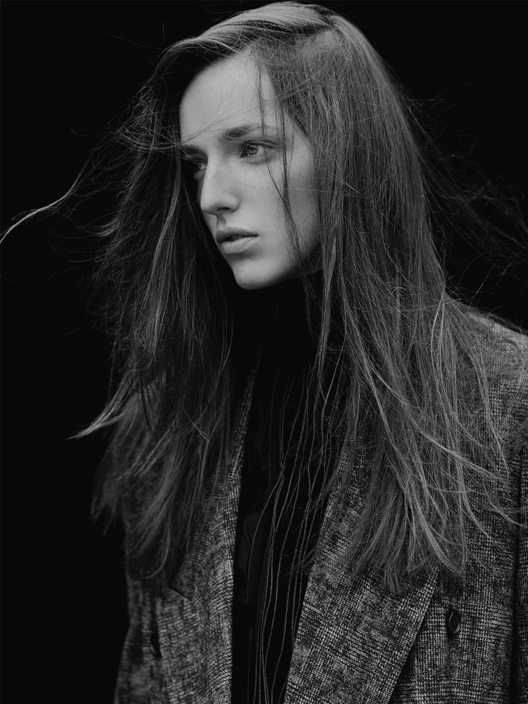 Photo of model Sasha Antonowskaia - ID 472176