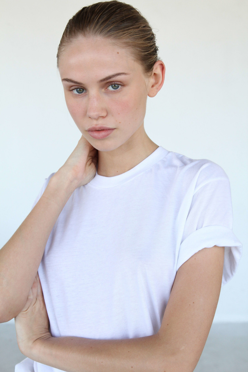 Photo of model Scarlett Leithold - ID 646175