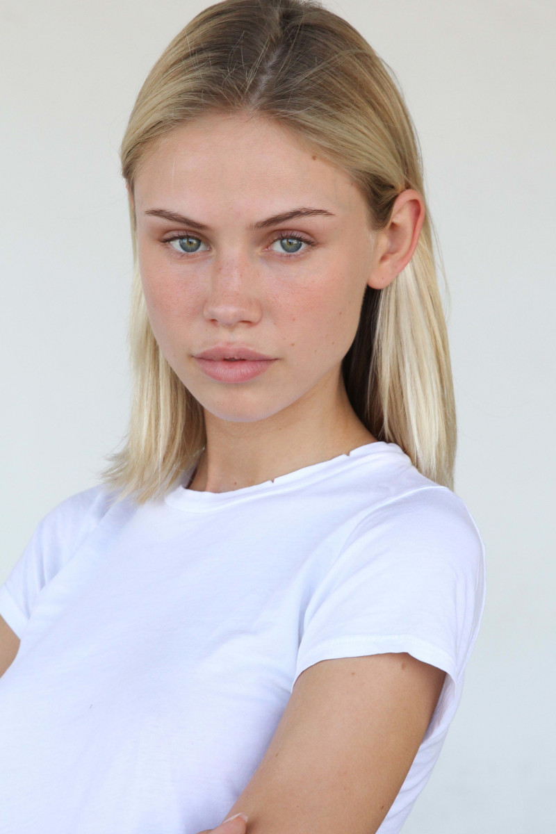 Photo of model Scarlett Leithold - ID 646179
