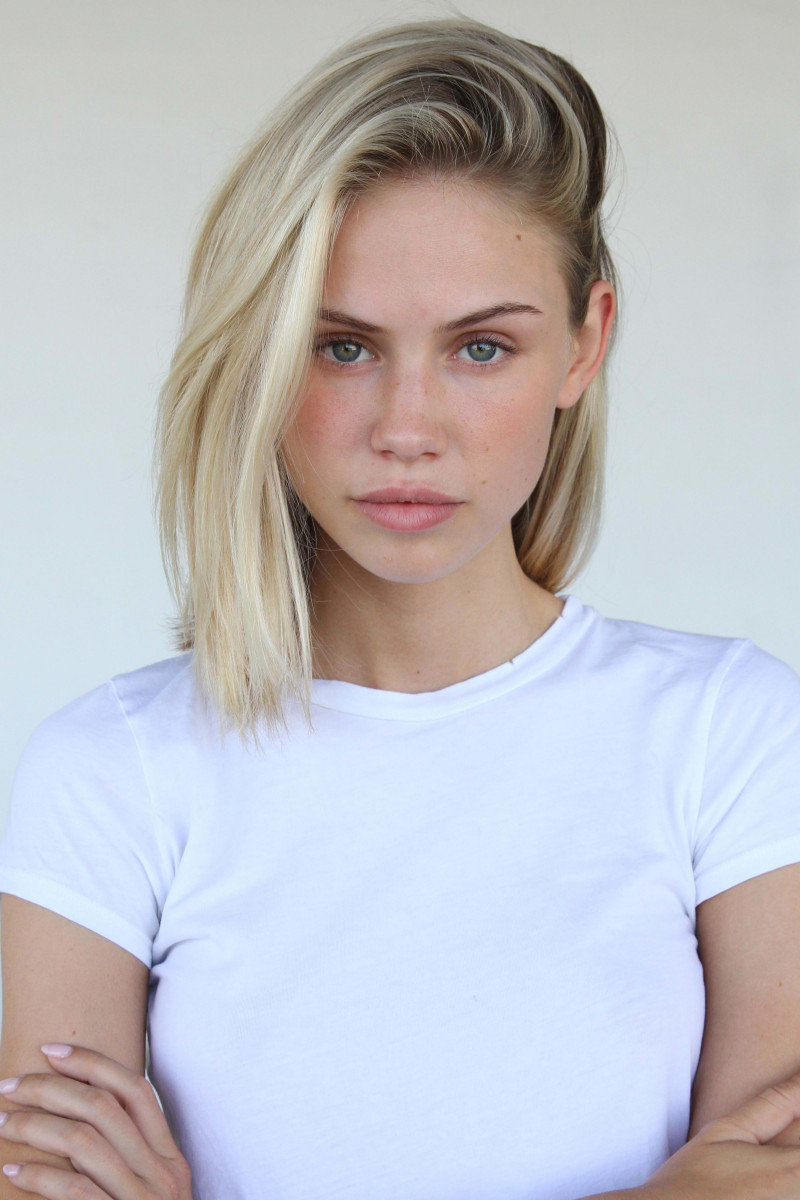 Photo of model Scarlett Leithold - ID 646180