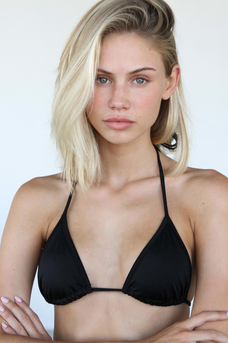 Photo of model Scarlett Leithold - ID 646185