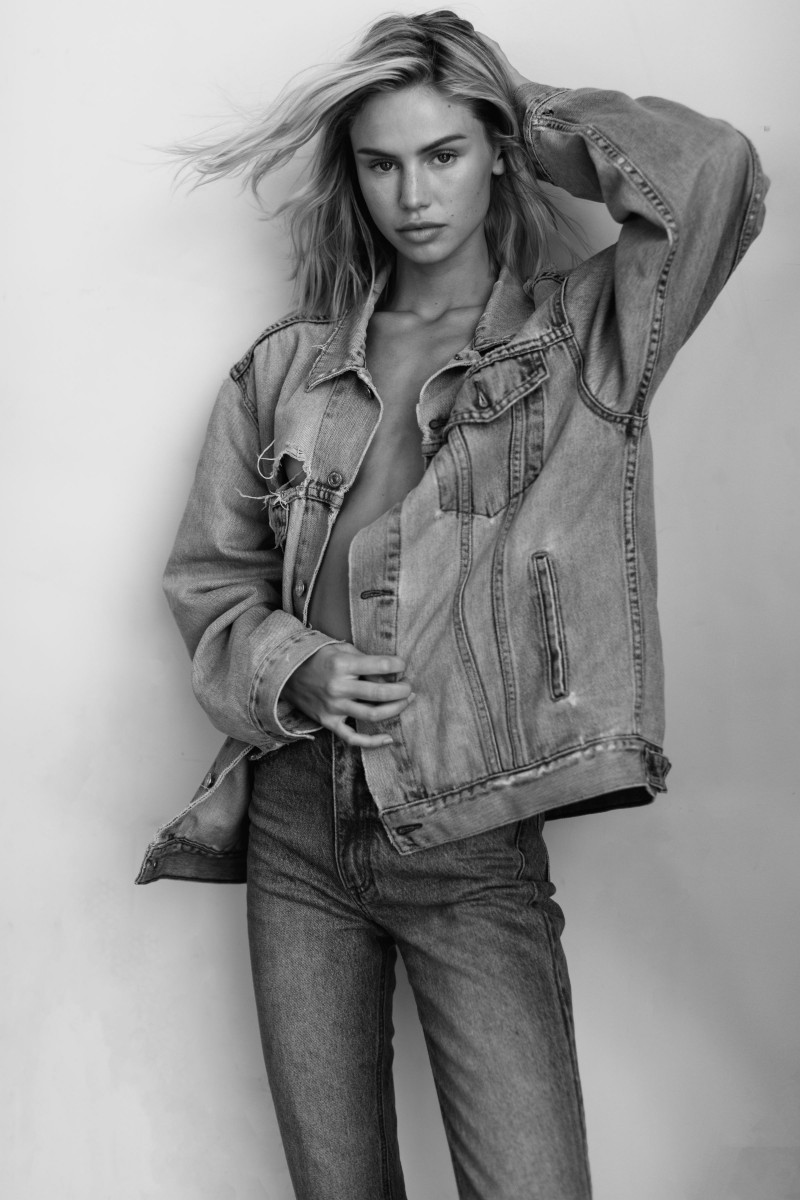 Photo of model Scarlett Leithold - ID 646190