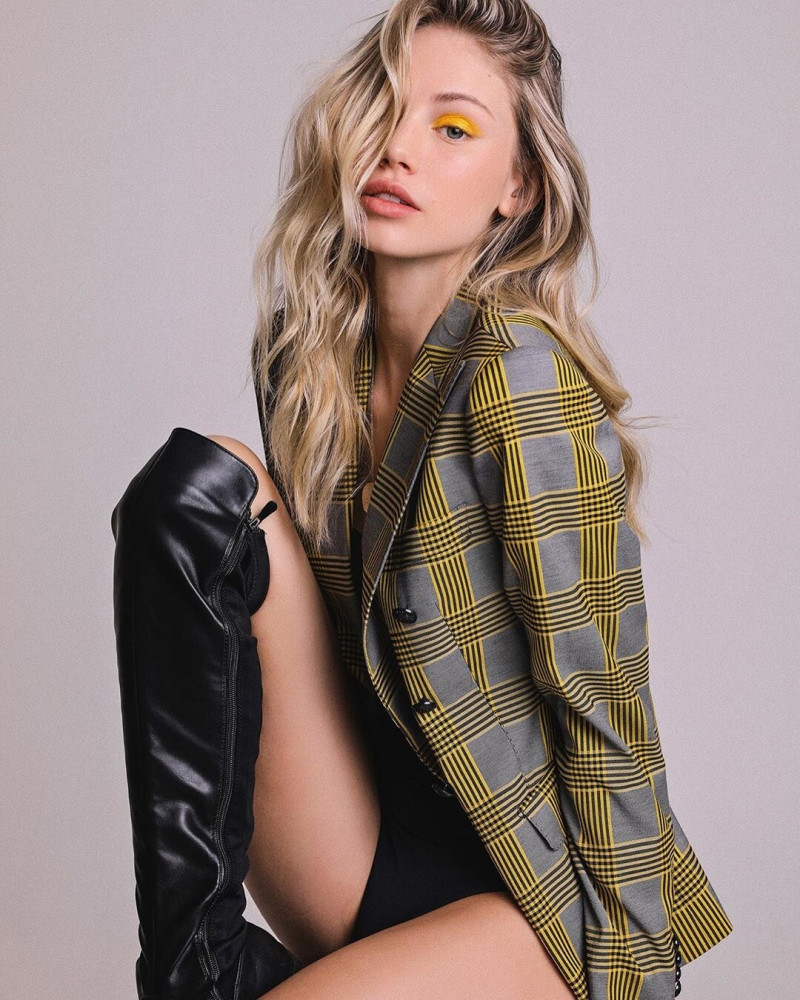 Photo of model Scarlett Leithold - ID 646321