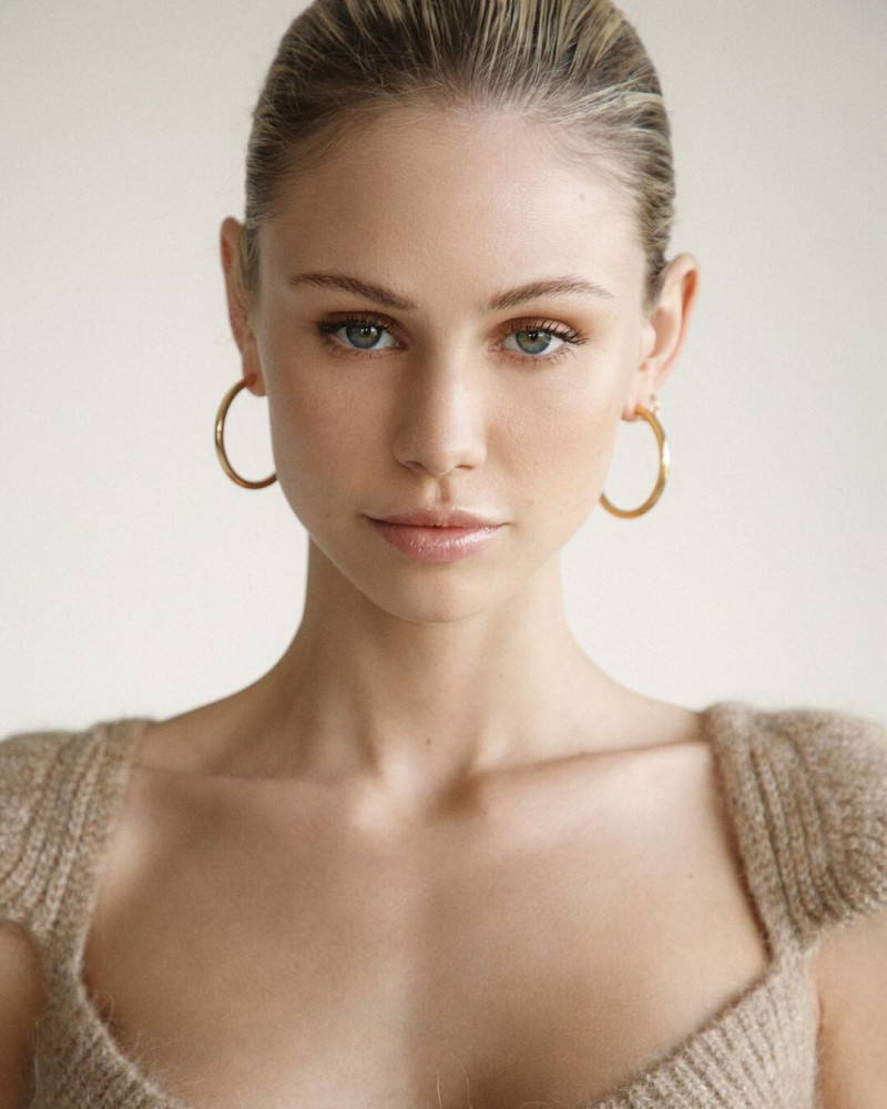Photo of model Scarlett Leithold - ID 646387