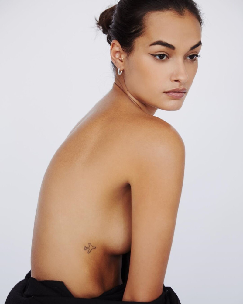 Photo of model Gizele Oliveira - ID 718332