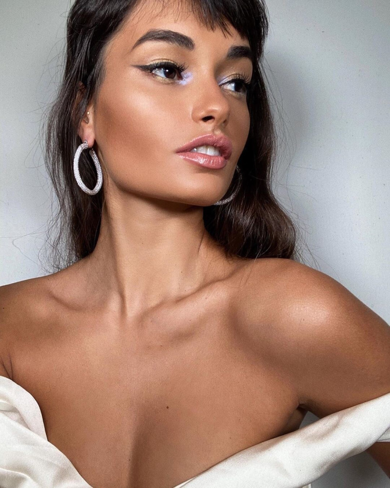 Photo of model Gizele Oliveira - ID 718483