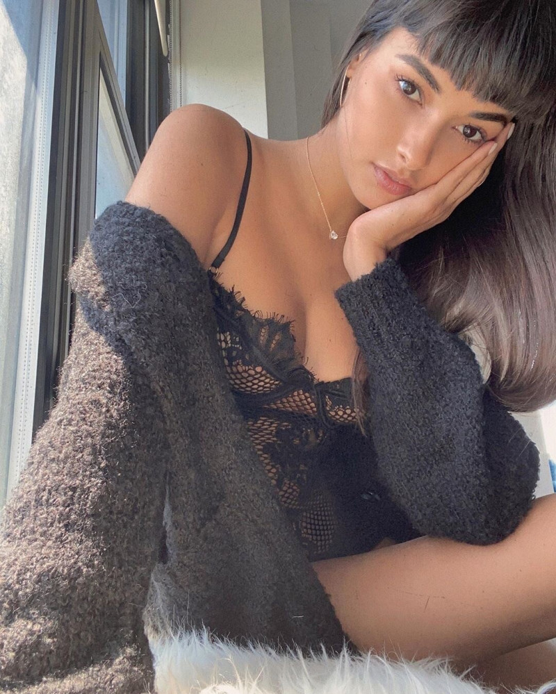 Photo of model Gizele Oliveira - ID 718515